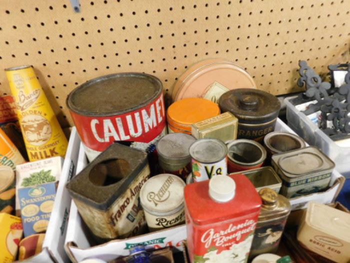 Vintage kitchen spice tins