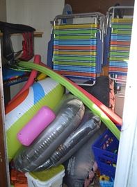 BEACH, BOATING  AND POOL ITEMS