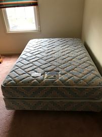 Full Size Mattress w/ Box Spring & Metal Frame    https://ctbids.com/#!/description/share/40758