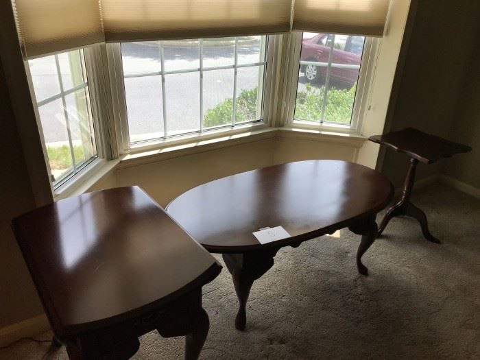 Coffee and End Tables     https://ctbids.com/#!/description/share/40761