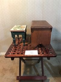 Lot of assorted wooden pieces        https://ctbids.com/#!/description/share/41510
