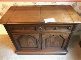 Wooden Buffet      https://ctbids.com/#!/description/share/41522
