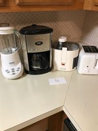 Assortment of Kitchen Appliances  https://ctbids.com/#!/description/share/41530