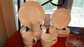 Crate And Barrel Dish Set 