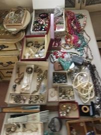 Lots of jewelry