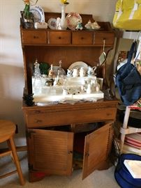 Ethan Allen china cabinet/hutch