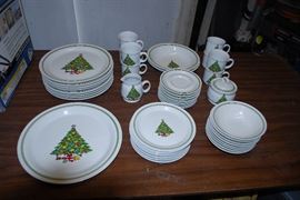 STONEWARE JAPAN  - (8) CUPS, SAUCERS, SALAD PLATES, BOWLS & PLATES. (2) SERVING BOWLS & (1) SERVING PLATTER - REALLY NICE CHRISTMAS SET.