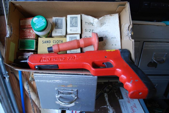 Red Head / RAMSET Model 721 Power Tool/Fastener with ancillaries.