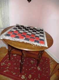 Foldable vintage table with game