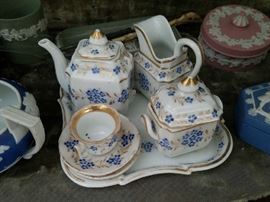 Inticate porcelains