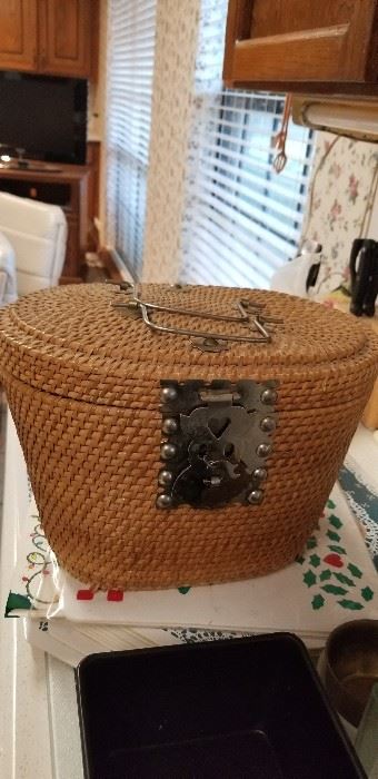 Great storage basket with tea accessories 