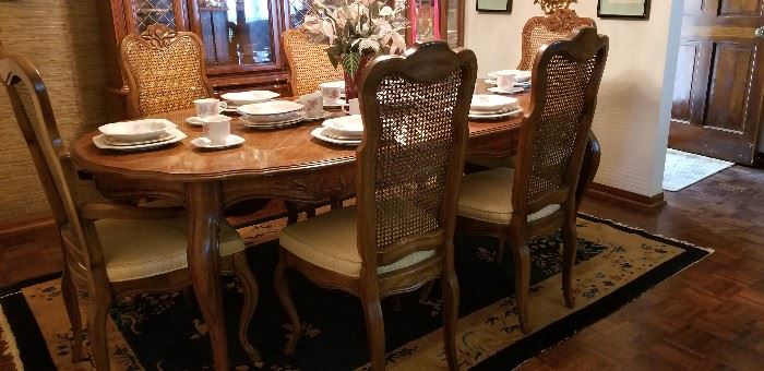 Basset dining room sets, seats 6 with elegance 