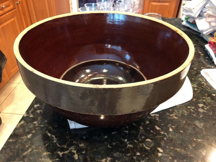16” crockery mixing bowl