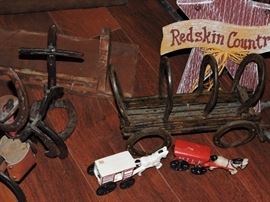 Horseshoe art pieces