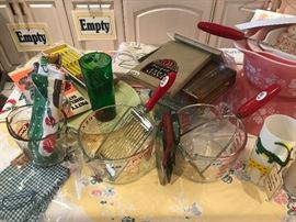 Assorted Vintage Kitchen Items