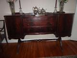 Duncan-Phyfe Buffet/sideboard/server