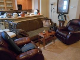 sofa a 2 Leather recliners
