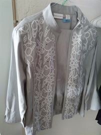 Drapers & Damons suite Medium.