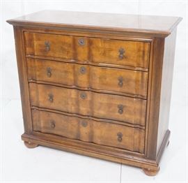Lot 215 HENREDON Antique Style Chest of Drawers. Reeded 