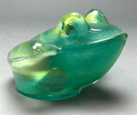 Lot 584 DAUM France Crystal Figural Frog Paperweight. Cas