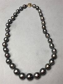 Lot 568 Graduated Gray Baroque Pearl Beaded Necklace 18K 