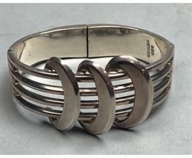 Lot 549 Sterling Mexican Sigi Pineda Style Bracelet. Hing