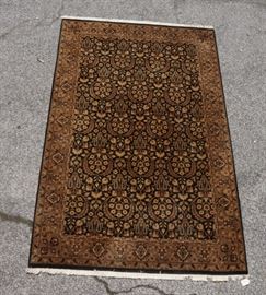 Lot 670 93x62 Wool Handmade Carpet with repeating patte