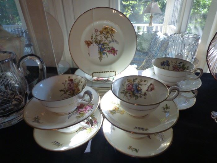 Gorgeous Hand Painted Wedgwood cup & saucers & dessert plates