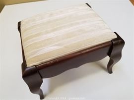 MANY MORE ITEMS. TO SEE ALL IMAGES & CURRENT BIDS GO TO https://www.gleatons.com/auction/236