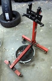Pittsburgh Heavy Duty 1/2 Ton Engine Stand
