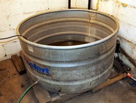 Priefert Galvanized Water Tank, Water Ace Submersible Utility Pump And Tank Heater