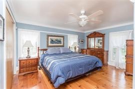  Like new condition king size bed with matching Dresser and nightstand 