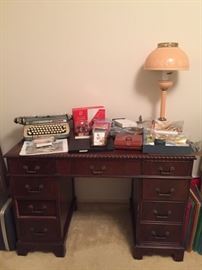 Nice office desk 1950's tradition