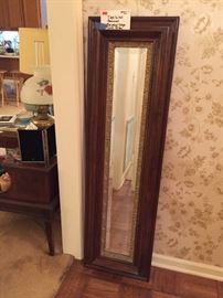Narrow mirror