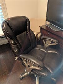 Adjustable office chair