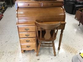 Small roll up desk with chair