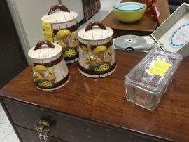 Mushroom canisters & refrigerator dish