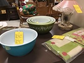 More Pyrex bowls
