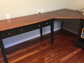 Corner Desk Grouping