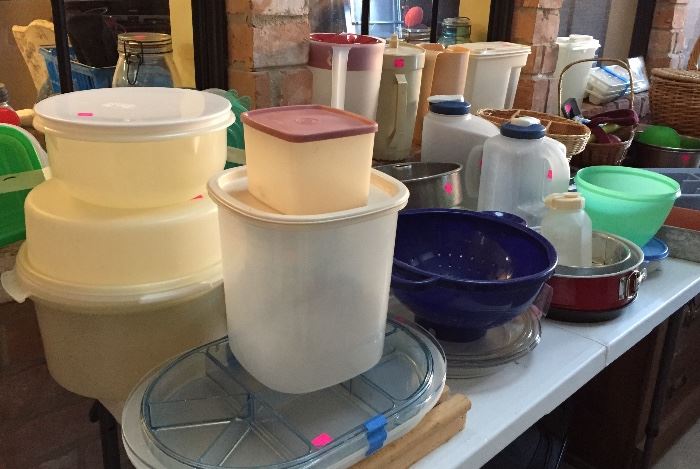 Assorted Plastic Ware, Baking Pans
