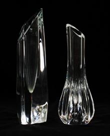 BACCARAT CRYSTAL & BLOWN GLASS BUD VASES, TWO, H 7"-8"
Lot # 1285 