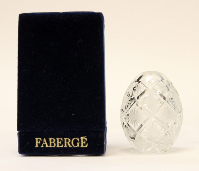 FABERGE CRYSTAL EGG, SIGNED, ORIGINAL BOX, 1995M H 2 1/4"
Lot # 0032 