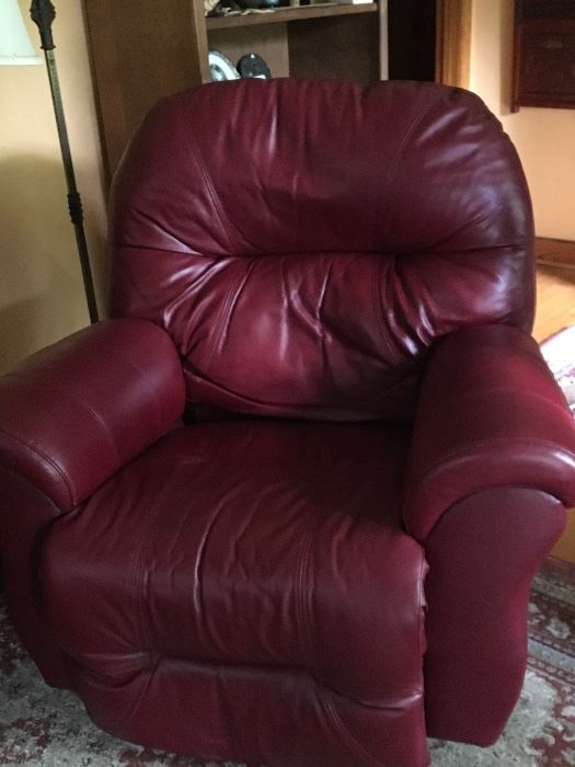 HANDSOME LEATHER RECLINER