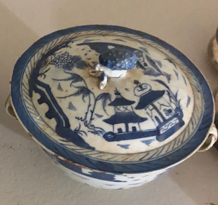 Very old chinese covered dish