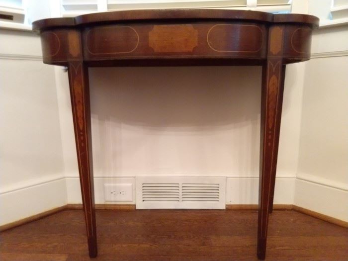 Vintage 1940's mahogany side table, with string and floral inlay.