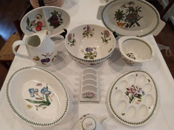 Very nice collection of Portmeiron (England) "Botanic garden" serving pieces.