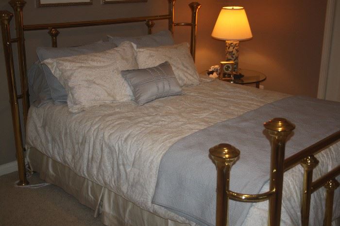 BRASS QUEEN BED