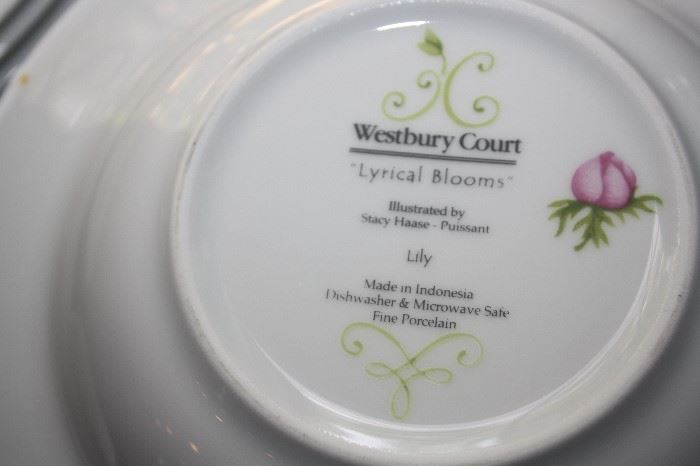 WESTBURY COURT DINNERWARE 'LYRICAL BLOOMS'