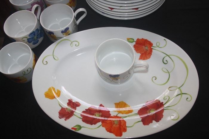 WESTBURY COURT DINNERWARE 'LYRICAL BLOOMS'