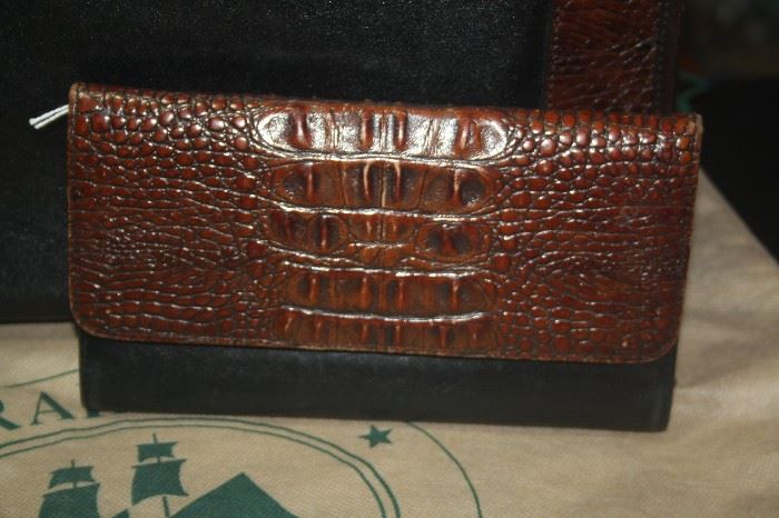 DESIGNER WALLET BRAHMIN